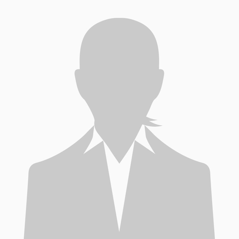 Immagine di un avatar grigio a mezzobusto con giacca e capelli raccolti, simbolo dell'anonimato nel settore farmaceutico.